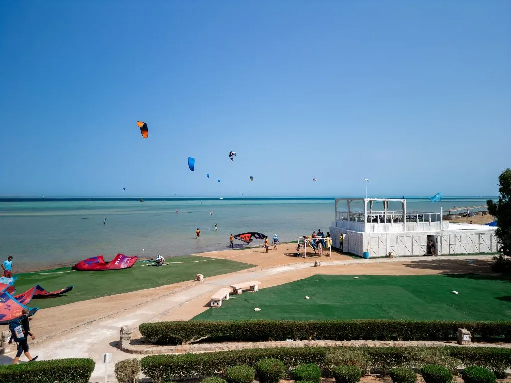 Kite People - Kite School in El Gouna, Egypt