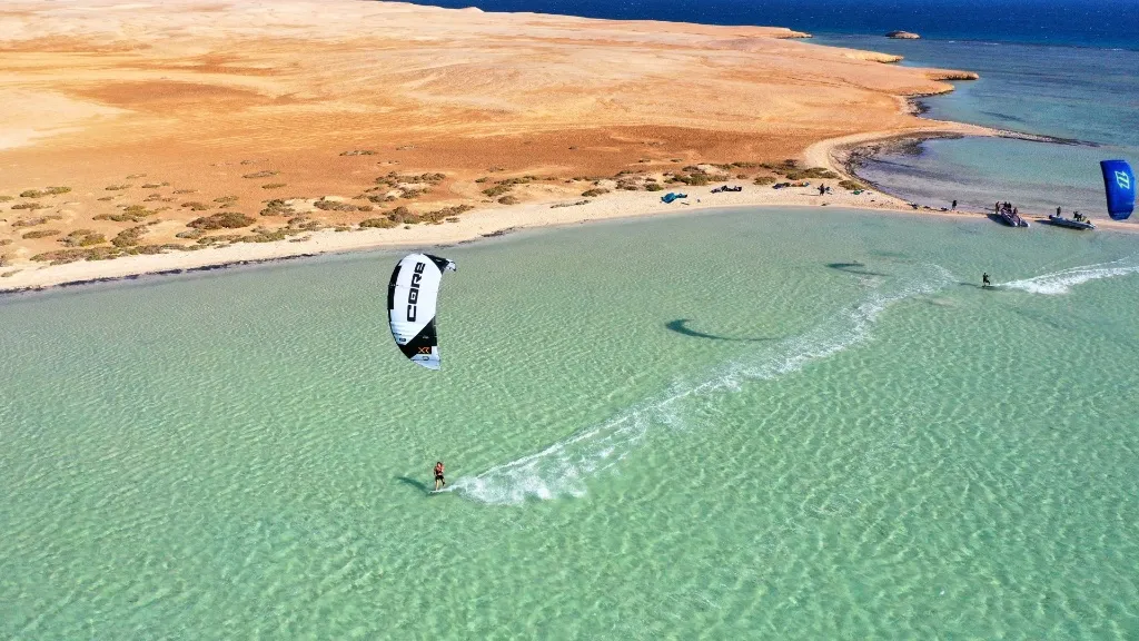 Kitesurfing in Egypt - Best Kite Destinations and Hotels